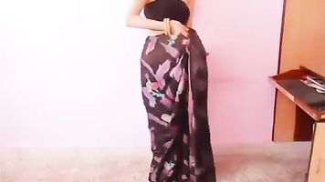 Learn How To Wear Sari - Movies.