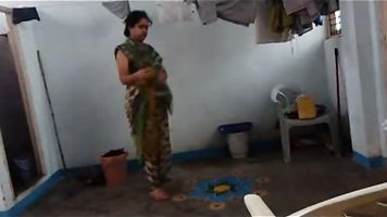 Bhabhi Changing After Shower - Movies. video2porn2