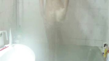 A quick short video of Delhi college babe Shilpa licking her boyfriend cock before getting fucked!