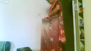 Housewife Caught Changing - Movies.