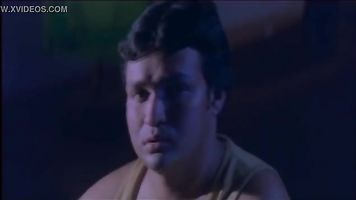 Cute mallu sharmili aunty seducing teenage servant with her boobs