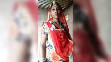 rajasthani bhabhi flashes for bf infront of son