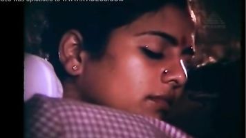 Murli, Kuili uncensored - Kannil Etho Minnal -Song