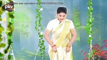 Saniya Sexy Navel Show