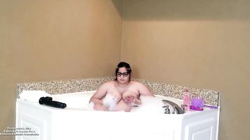 Pakistani Dream Girl Takes A Bubble Bath and Toys her Juicy Pussy!!