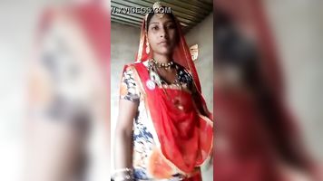 rajasthani aunty showing