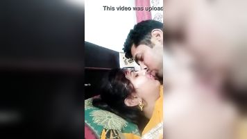 TAMIL GIRL BOOK HER http://1ink.cc/wnpPB
