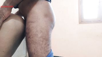 उंगली मेरी योनि में घुसना मेरी चूत के छेद पर अपने लंड