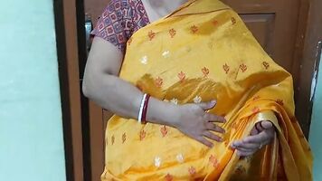Today Salu Bhabhi was looking beautiful in a yellow saree. husband fucks a lot