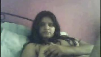 Mumbai mad dropping her saree pallu showing cleavage to her partner fucked hard in various positions